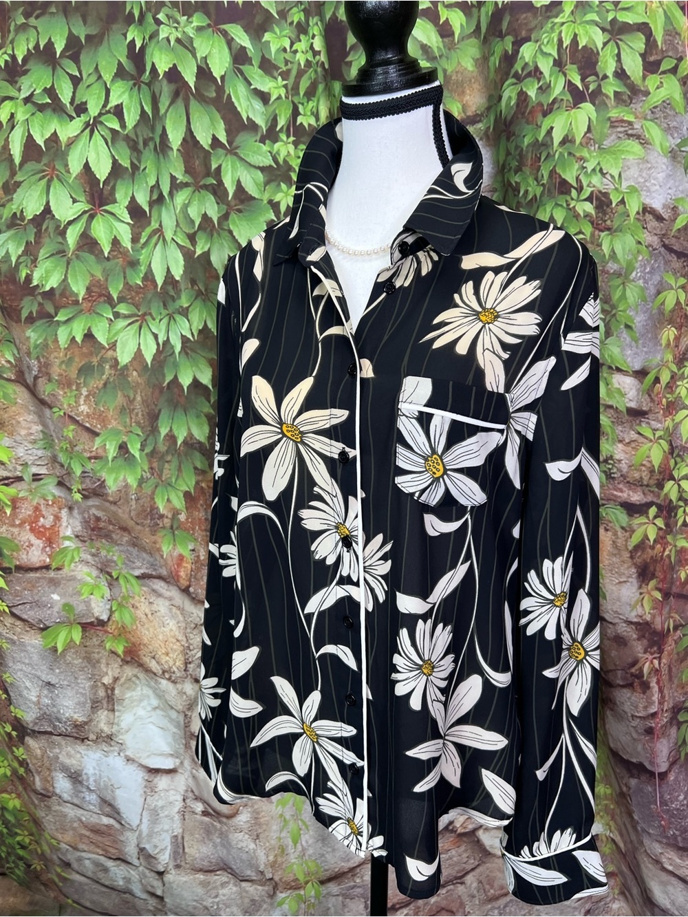 HARLYN Lightweight Black Daisy Print Button Front Polished Careerwear Blouse, L - Picture 3 of 15